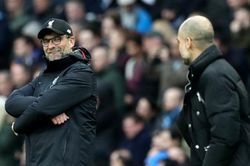 HLV Klopp đá 'quả bóng áp lực' sang Man.City