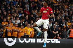 MU chờ điều kỳ diệu, Martial thách thức lịch sử