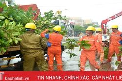 Ra quân chỉnh trang hơn 2.000 m lưới điện tại trung tâm TX Kỳ Anh