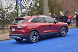 Ford Escape 2020 chốt giá từ 605 triệu đồng, quyết đấu Mazda CX-5, Honda CR-V