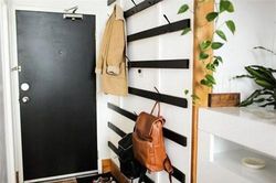 Nếu sống trong nhà chật, bạn hãy nghiên cứu hai mẫu giá treo quần áo này để giúp không gian gọn gàng hơn