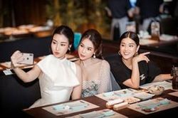 'Chị chị em em' với Đỗ Mỹ Linh, Hoàng Yến Chibi, Sam chứng minh nhan sắc 'không phải dạng vừa'