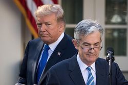 Ông Trump gọi cả Trung Quốc và Chủ tịch FED là 'kẻ thù' của Mỹ