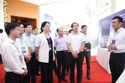 Thông tin – truyền thông dẫn đầu trong cuộc cách mạng công nghiệp 4.0