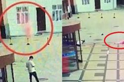 Thanh niên 'số nhọ' nhất năm: Đứng nghịch điện thoại, bị người phụ nữ nhảy lầu tự tử rơi trúng