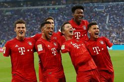 Schalke dùng photoshop xóa tay cầu thủ Bayern vì bị từ chối penalty