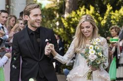 Bộ ảnh cưới đẹp lung linh của PewDiePie