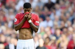 Tại sao Man United loay hoay mãi vẫn dở?