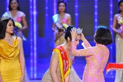 Nguyễn Thùy Trang đạt danh hiệu Người đẹp Hoa Lư năm 2019