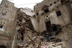 Yemen: Liên quân Arab tăng cường oanh kích các mục tiêu của Houthi