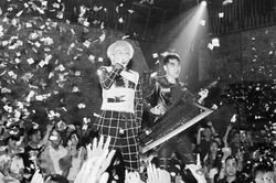 Fan Thủ đô được phen bấn loạn, Jack và K-ICM trực tiếp đổi lyrics trong đêm nhạc: 'Nơi đó anh chờ Hà Nội!'