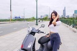 Đối thủ Honda SH từ Vespa - xe ga cồng kềnh cho nữ