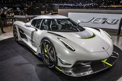 Tương lai siêu xe Koenigsegg phụ thuộc vào người đàn ông này