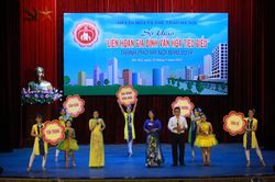 'Ứng xử trong gia đình': Người lớn phải làm gương cho con cháu