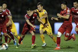 V League 2019: TP.HCM chưa buông tha Hà Nội