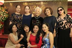 Các thế hệ ca sĩ chúc mừng sinh nhật tuổi 90 của nhà giáo Hồ Mộ La