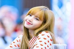 Lisa Blackpink đang bị 'ném đá' vì không làm điều này cho các video trên Youtube của mình