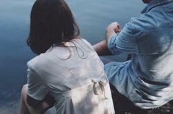 'Mối tình đầu' nói vẫn say mê tôi sau 20 năm gặp lại