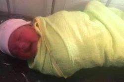 Phát hiện bé trai sơ sinh còn cuống rốn bị bỏ rơi bên kênh nước