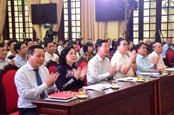 Cán bộ, đảng viên phải thường xuyên, nghiêm chỉnh tự phê bình
