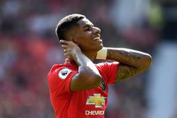 Solskjaer lẽ ra phải chọn người đá phạt đền trước trận đấu!