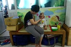 Bé trai sống mòn mỏi vì căn bệnh ung thư