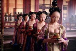 Rùng mình chuyện kiểm tra trinh tiết mỹ nữ chốn hậu cung