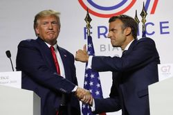 Tổng thống Trump muốn giúp Iran và Triều Tiên 'giàu có'
