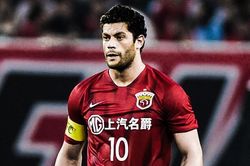 Hulk lập cú đúp cứu rỗi đội bóng Trung Quốc ở Champions League châu Á