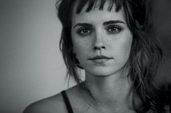 Emma Watson trong phim thời trang của tạp chí Vogue