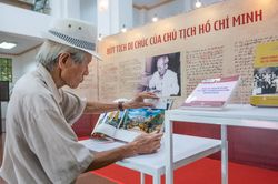 Cận cảnh Bút tích, Di chúc của Chủ tịch Hồ Chí Minh