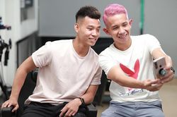Cầu thủ Việt Nam đổi kiểu tóc mới cực 'chất' trước trận đấu với Thái Lan