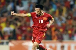 Tuyển Việt Nam: Văn Quyết lại bay, thầy Park có khó nghĩ?