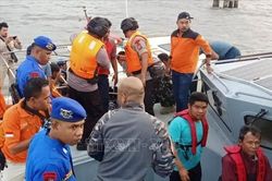 Một tàu hàng Indonesia cùng thủy thủ đoàn mất tích bí hiểm