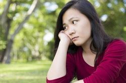 Lần đầu ra mắt mẹ chồng chị dâu tương lai mặc chiếc váy hai dây trễ nải, tôi 'sốc' với phản ứng bất ngờ từ mẹ
