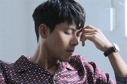 Hyun Bin chứng tỏ đẳng cấp 'tường thành nhan sắc' vượt mặt Song Joong Ki ở độ tuổi U40