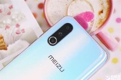 Smartphone chip Snapdragon 855 Plus, RAM 8 GB, 3 camera sau, giá siêu sốc