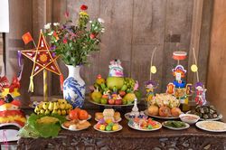 Khám phá đồ chơi và mâm cỗ truyền thống Tết Trung thu