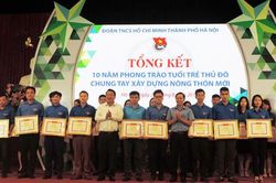 Khen thưởng 152 tập thể, cá nhân trong phong trào xây dựng nông thôn mới