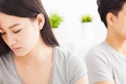 Khổ vì chồng không chịu lớn