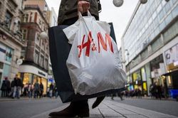 Không chỉ bán đồ giá rẻ, hãng H&M giờ còn cho thuê quần áo