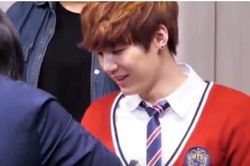 Mang vẻ quyến rũ 'nguy hiểm', Suga BTS từng bị một fan nữ dọa kiện vì khiến cô… đau tim