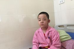 Nỗi đau đớn khôn cùng của bệnh nhi ung thư trải qua 5 lần mổ chỉ trong 9 tháng