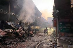 Cảnh tan hoang, khét nồng nặc ở nhà máy bóng đèn Rạng Đông