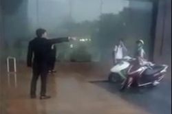 Video nhân viên khách sạn Grand Plaza ở Hà Nội đuổi người trú giông lốc
