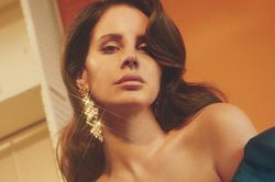Lana Del Rey chính thức xác nhận thời gian ra mắt siêu phẩm 'Angel' kết hợp với Ariana Grande và Miley Cyrus