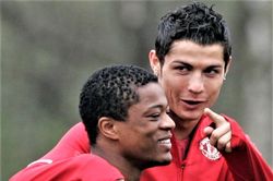 Ronaldo gợi lại bữa trưa ám ảnh của Evra trong ngày tái ngộ