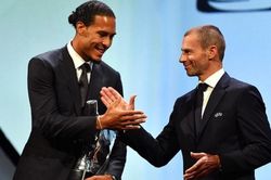 Van Dijk vượt qua Ronaldo và Messi, giành giải Cầu thủ xuất sắc nhất năm