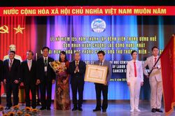 Bệnh viện Trung ương Huế đón nhận Huân chương lao động hạng Nhất