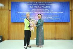 Huân chương Hữu nghị dành tặng người gieo trồng 'cây hòa bình' ở Việt Nam